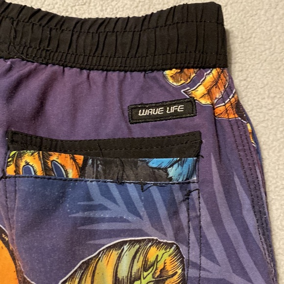 Wave life swim short size 8 - Picture 2 of 3
